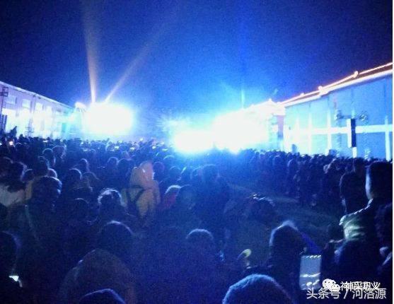 今晚的演出盛宴，期待与惊喜交织之夜！—— 带你一探究竟，今夜是否有精彩上演？
