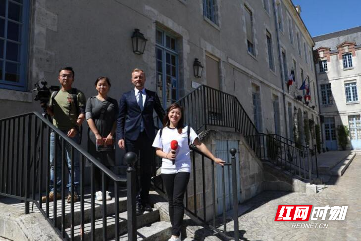 新澳门免费资料大全历史记录开马—探索其背后的故事与影响
引言部分（约208字）在澳门的博彩文化中，彩票一直扮演着重要的角色。其中，strong>新版本的新老版本的历史数据新澳门免费精准大全