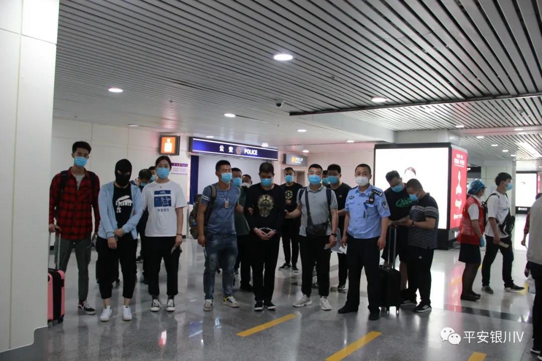 银女娱乐论坛—网络交流的欢乐之地
一、引言部分（约150字）探索虚拟世界中的乐趣与激情，我们来到了一个充满活力和热情的地方—strong>这个以分享快乐时光和精彩瞬间为宗旨的网络社区。在这里，银7论坛