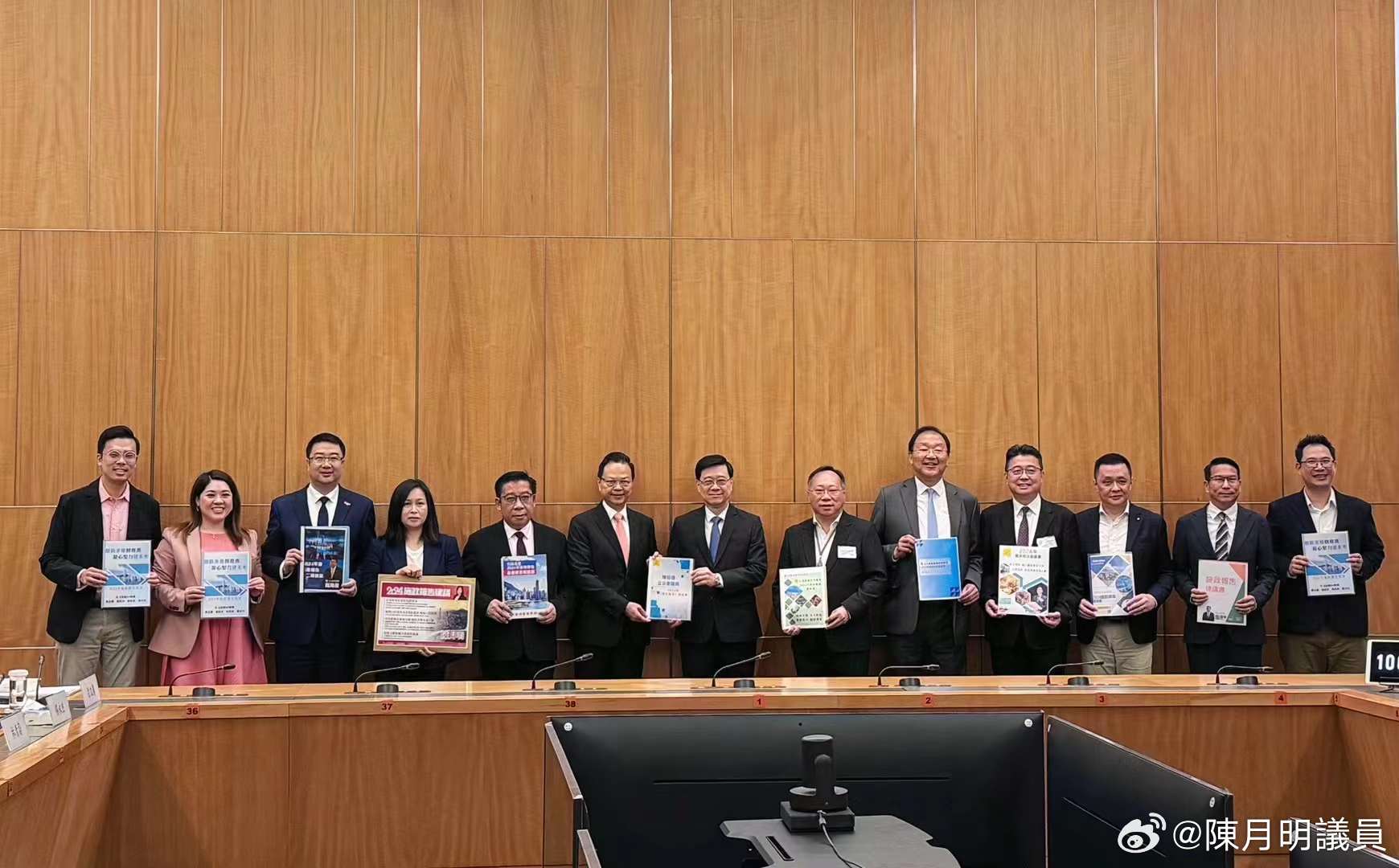 本港新闻，聚焦今日热点，传递最新动态与深度观察的报道分析文章标题及内容展示本港新闻 香港